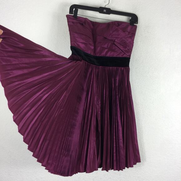 Dolce & Gabbana Purple Pleated Taffeta Knee Length Dress Size 4 Strapless Midi - Picture 11 of 15
